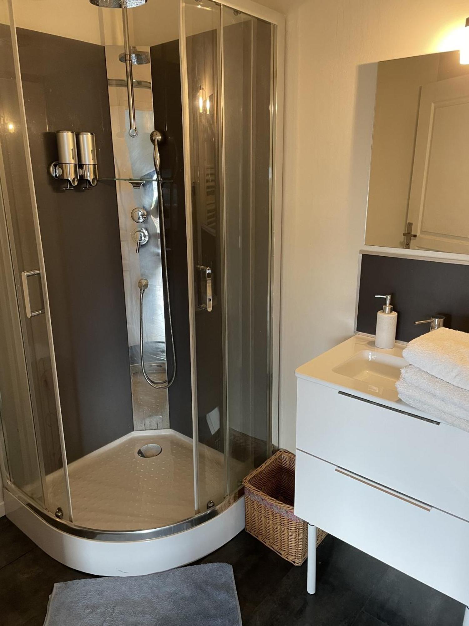 AppartsHotels'De Ville Bourg-lès-Valence Kamer foto